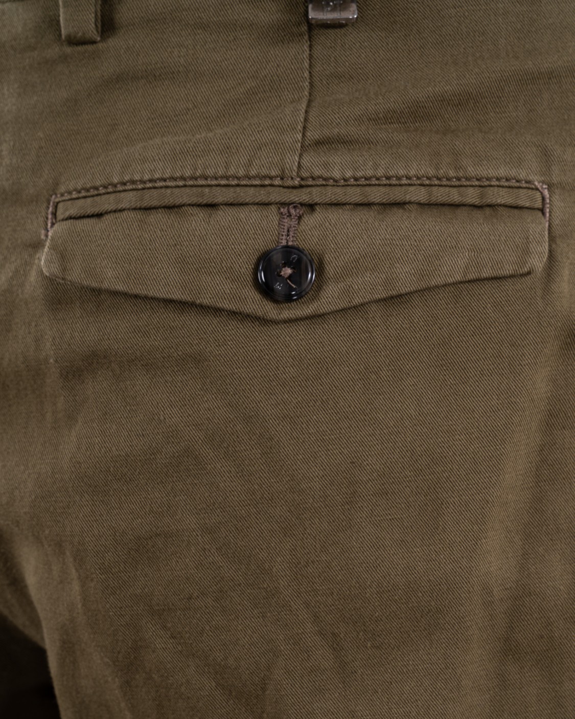shop PT01  Pantalone: PT01 pantaloni in cotone e lino.
Vita con una pince.
Chiusura con zip e gancetto, sovrapposto.
Due tasche anteriori e due posteriori con pattina.
Composizione: 60% Cotone, 40% Lino.
Made in Tunisia.. CORLZAZ40FWD-0445 number 3302824